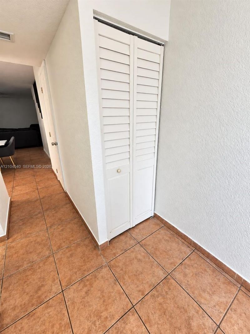 1064 W 42nd St, Unit 9, Hialeah, FL 33012 Photo