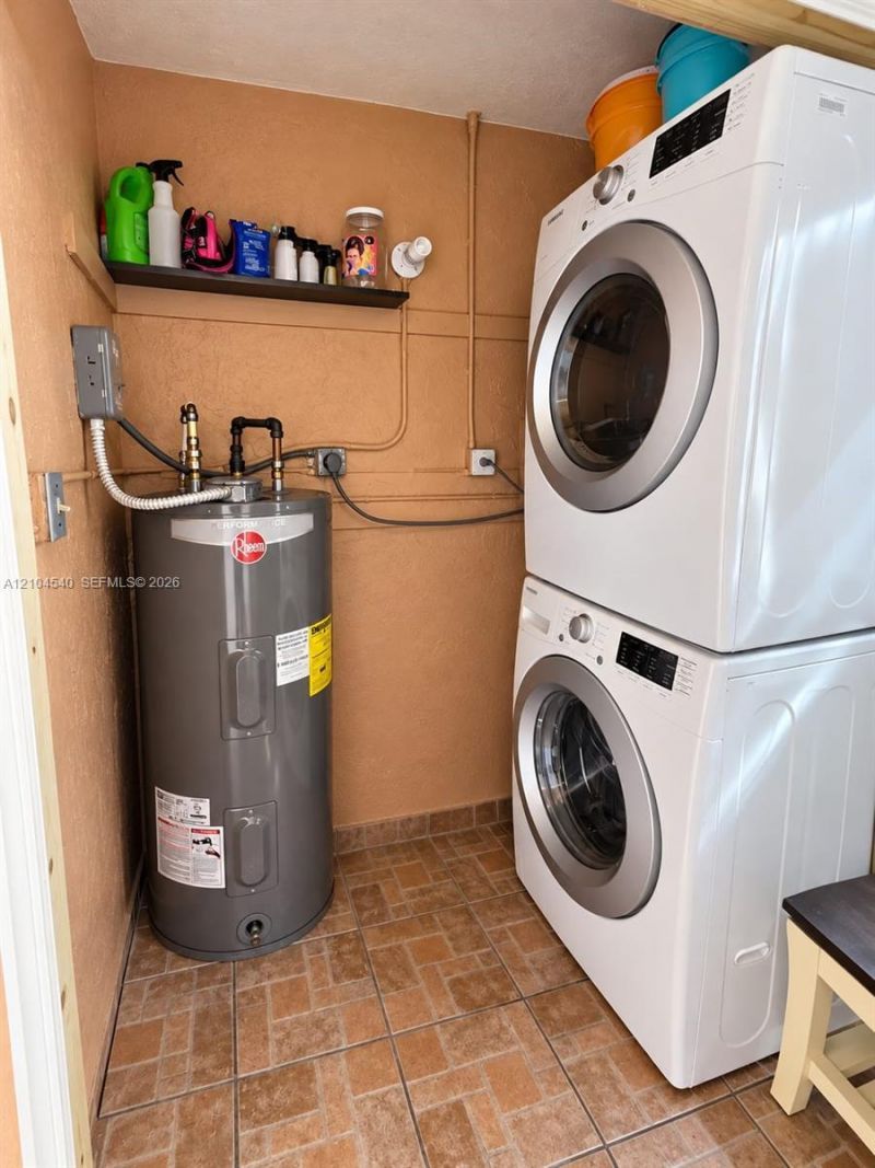 1064 W 42nd St, Unit 9, Hialeah, FL 33012 Photo