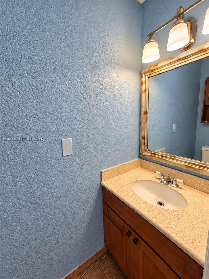 1064 W 42nd St, Unit 9, Hialeah, FL 33012 Photo
