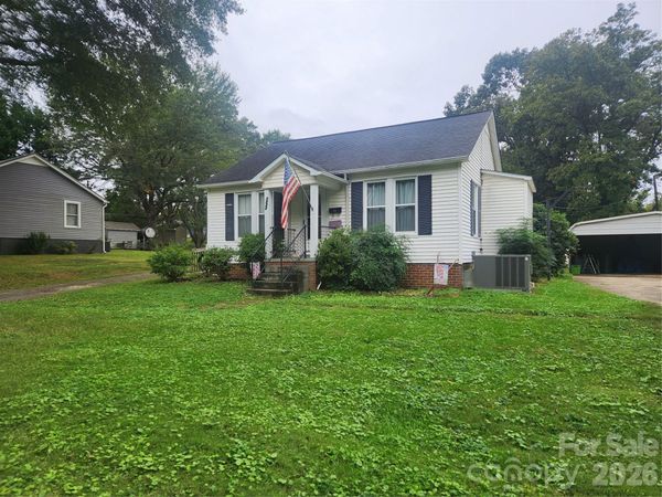 1327 21st Street Street NE, Unit 5-6/A, Hickory, NC 28601