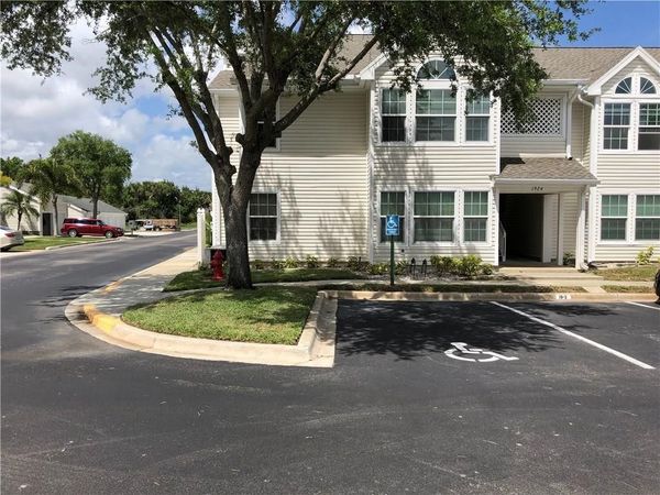 1924 Westminster Circle , Unit 10-1, Vero Beach, FL 32966