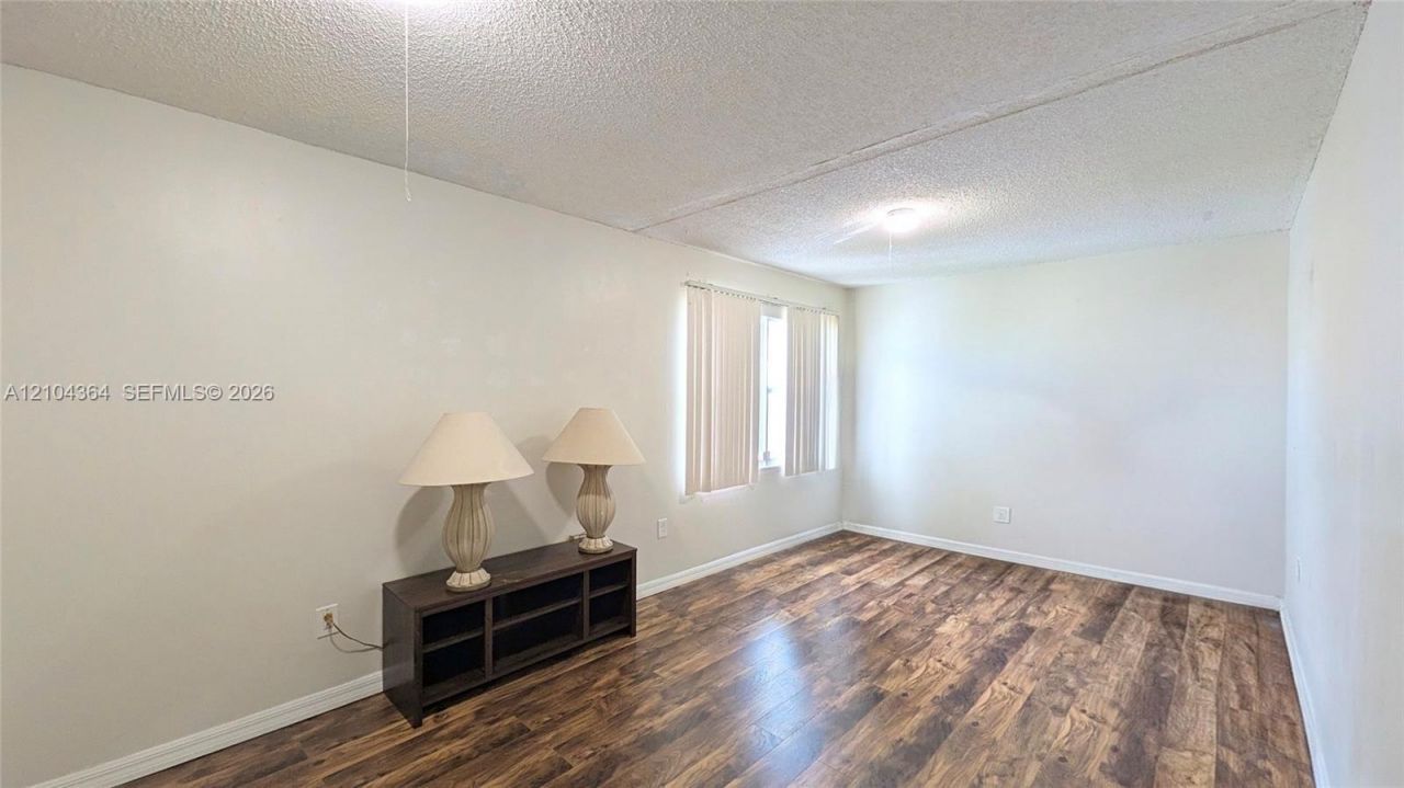 502 NW 11th St , Miami, FL 33136 Photo