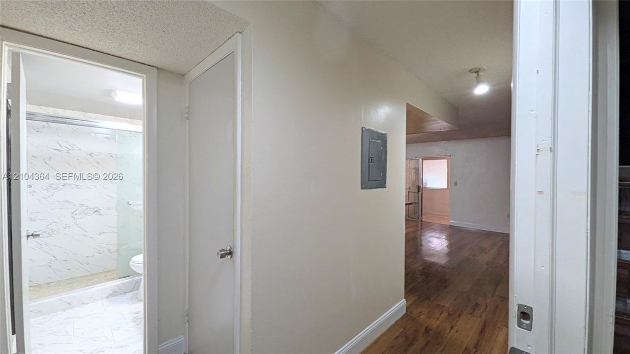 502 NW 11th St , Miami, FL 33136 Photo
