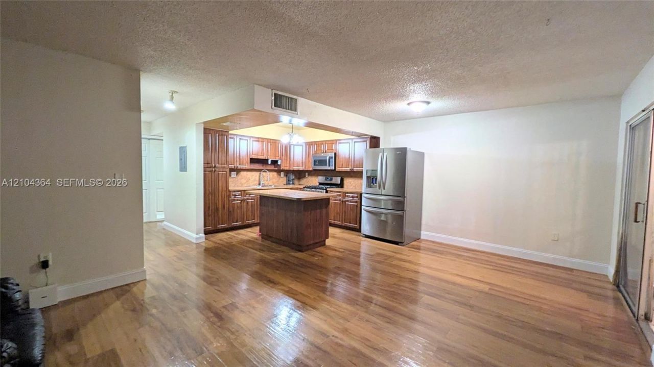 502 NW 11th St , Miami, FL 33136 Photo
