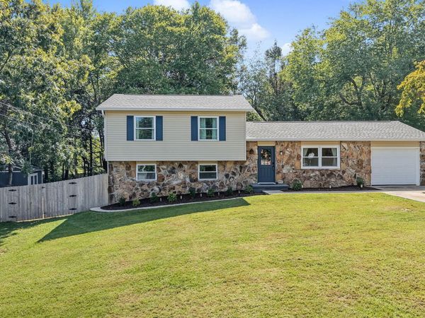 5812 NW Rockwood Lane, Knoxville, TN 37921