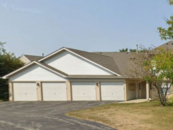 1303 N Red Oak Circle, Unit 4, Round Lake Beach, IL 60073