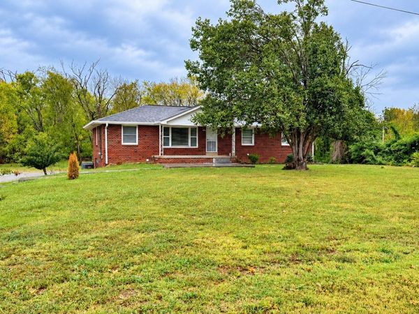 3670 Hunters Point Pike , Lebanon, TN 37087