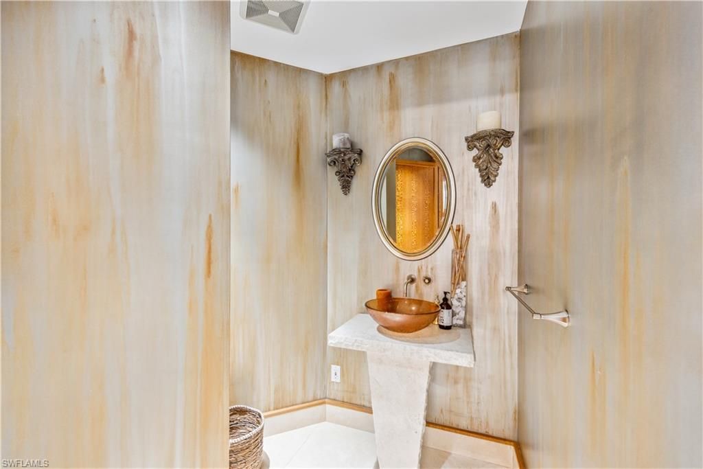 8477 Bay Colony Dr , Unit PH17, Naples, FL 34108 Photo