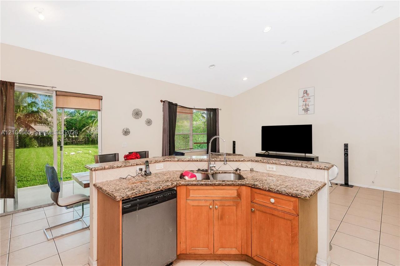 15203 SW 52nd St , Miramar, FL 33027 Photo
