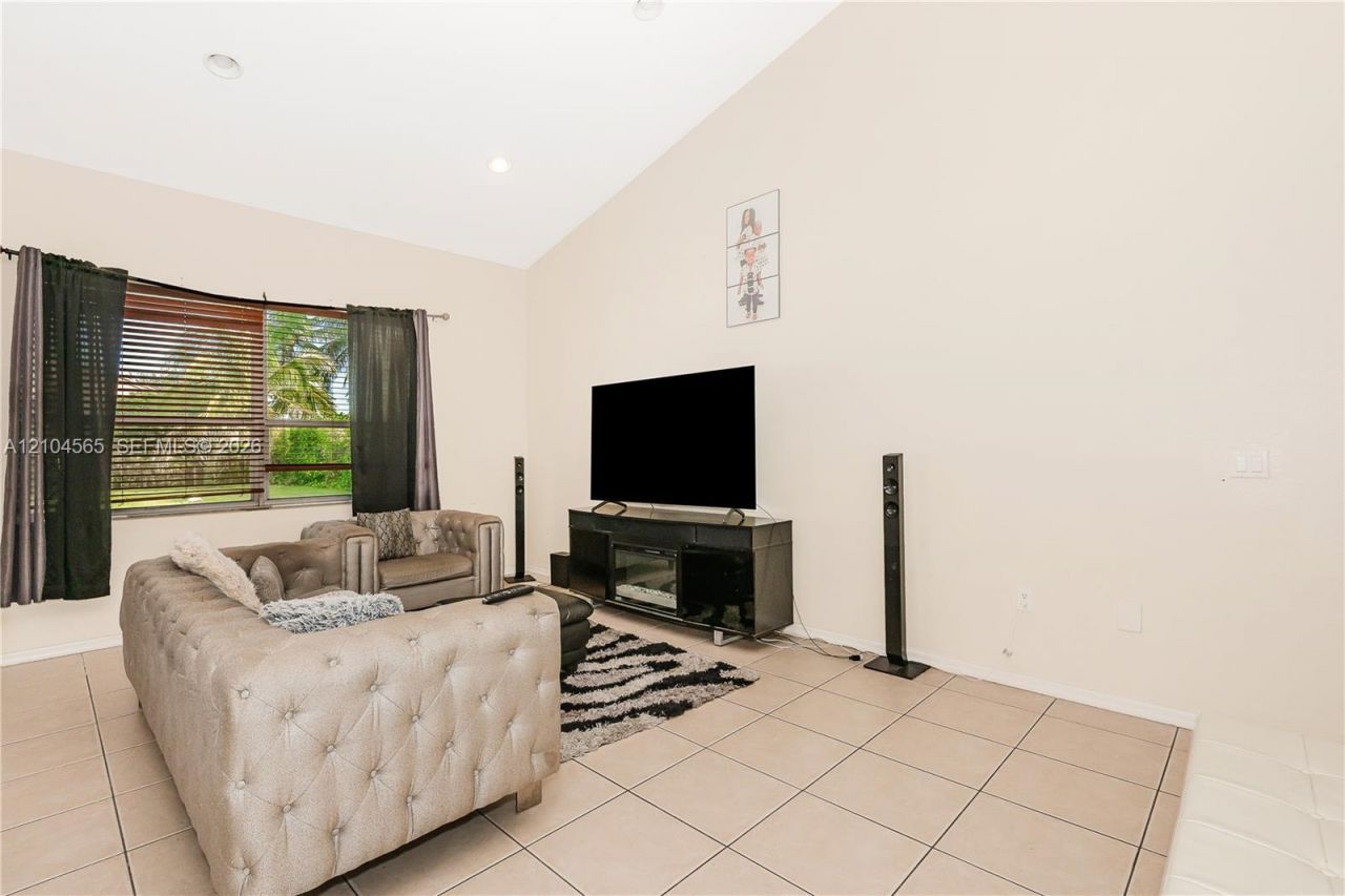 15203 SW 52nd St , Miramar, FL 33027 Photo