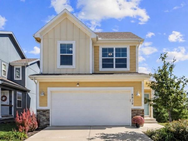 8828 SW 9th Street, Blue Springs, MO 64064