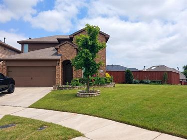 8045 Ballater Drive, Fort Worth, TX 76123