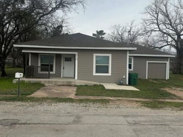 610 N Mason Street, Bowie, TX 76230