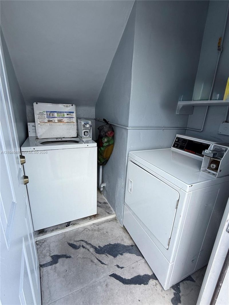 852 SW 1st St , Unit 4, Miami, FL 33130 Photo
