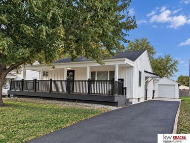 1718 E Court Street, Beatrice, NE 68310