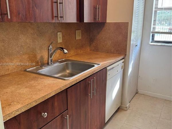 7070 NW 179th St , Unit 105, Hialeah, FL 33015