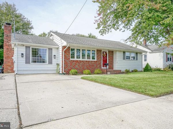 220 MARSDEN AVENUE, CARNEYS POINT, NJ 08069