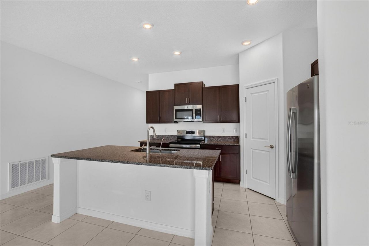 5487 Blue Azure Drive , Wimauma, FL 33598 Photo
