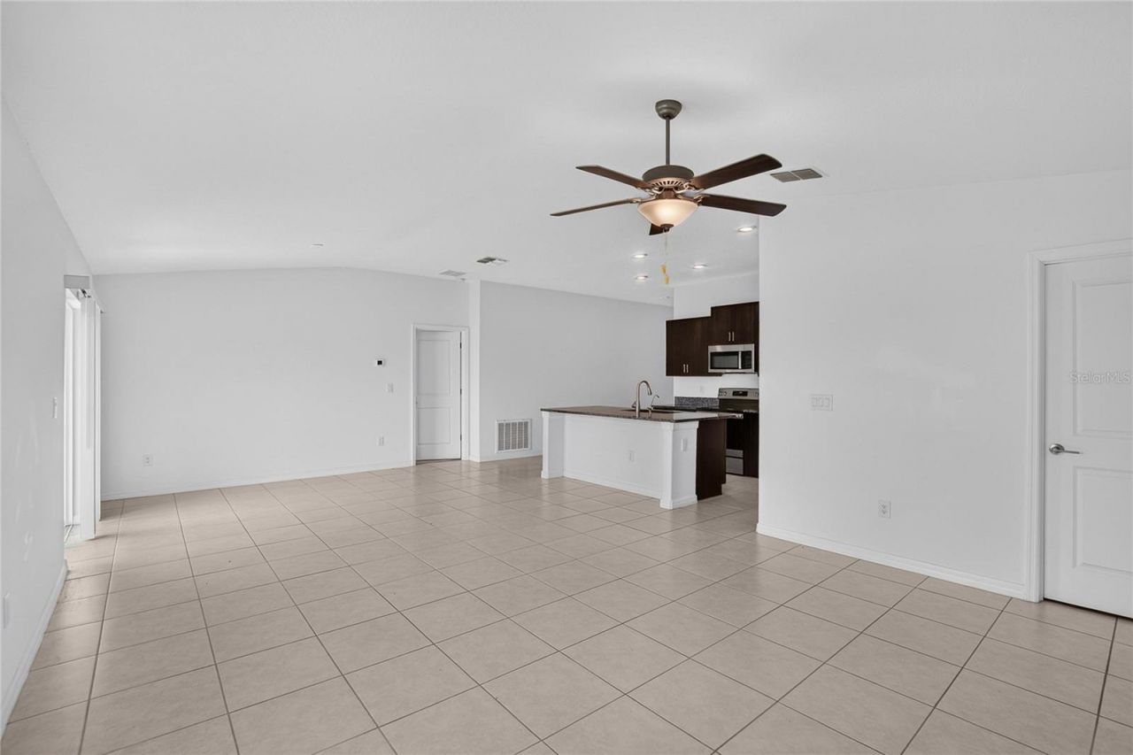 5487 Blue Azure Drive , Wimauma, FL 33598 Photo