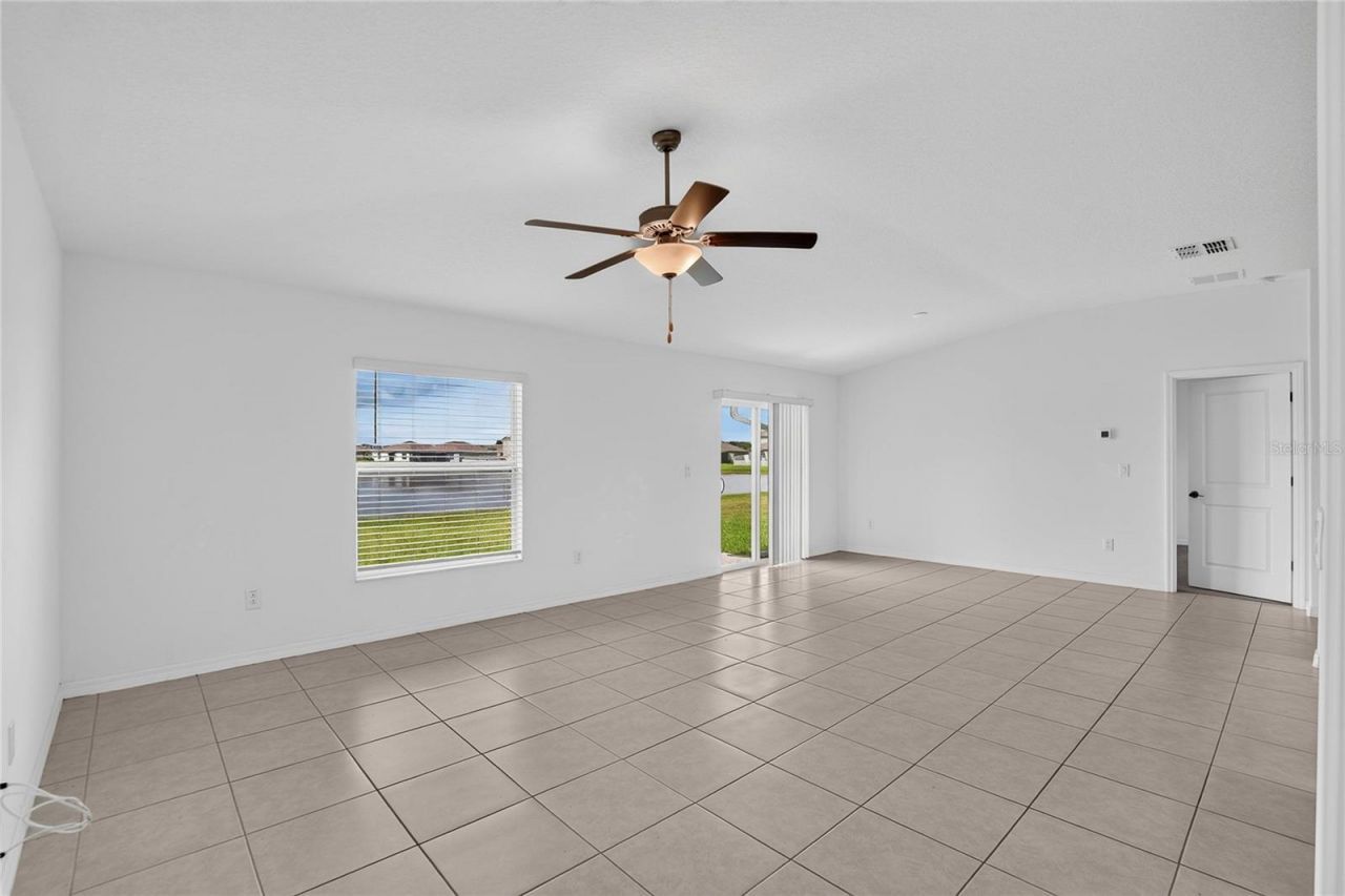 5487 Blue Azure Drive , Wimauma, FL 33598 Photo