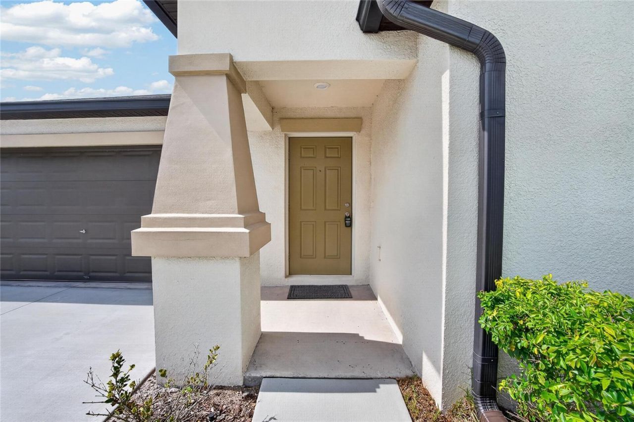 5487 Blue Azure Drive , Wimauma, FL 33598 Photo