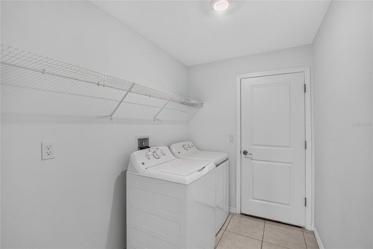 5487 Blue Azure Drive , Wimauma, FL 33598 Photo