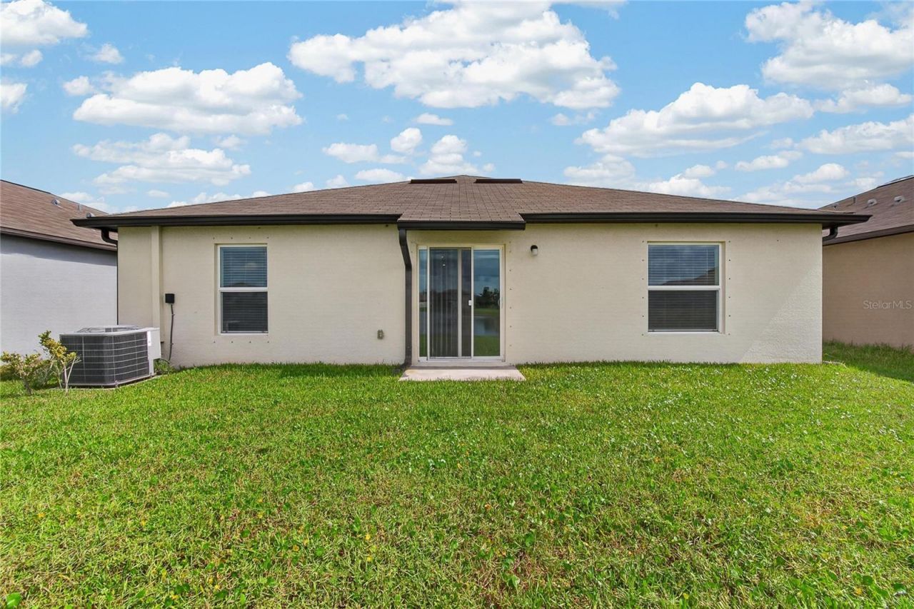 5487 Blue Azure Drive , Wimauma, FL 33598 Photo