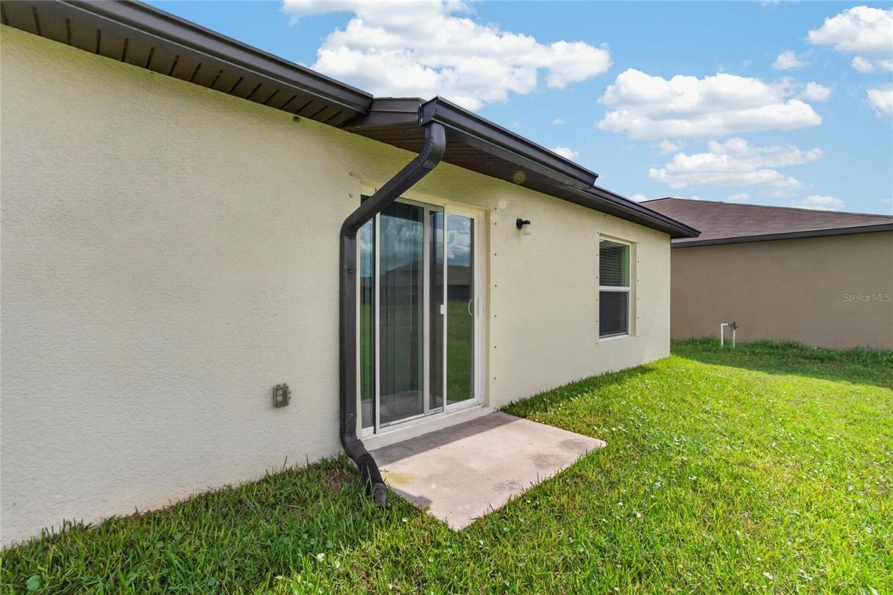 5487 Blue Azure Drive , Wimauma, FL 33598 Photo