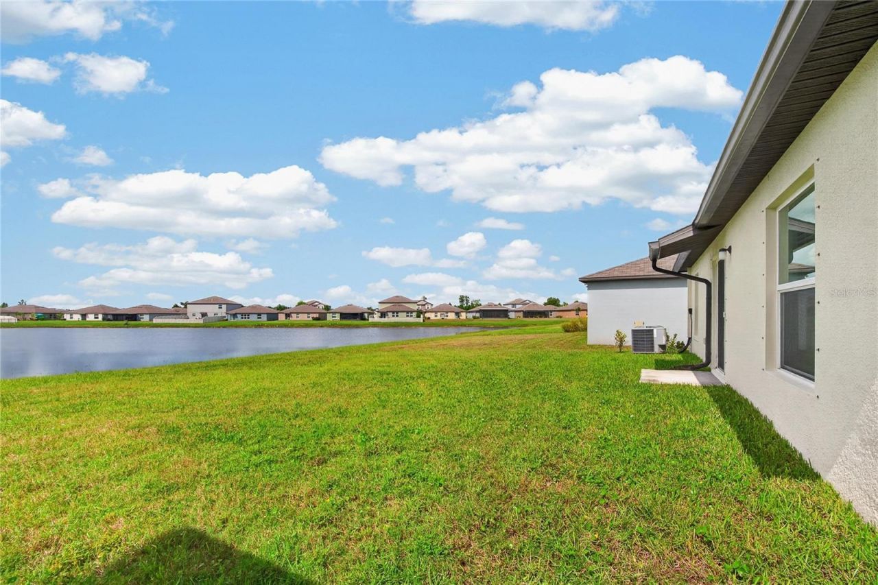 5487 Blue Azure Drive , Wimauma, FL 33598 Photo