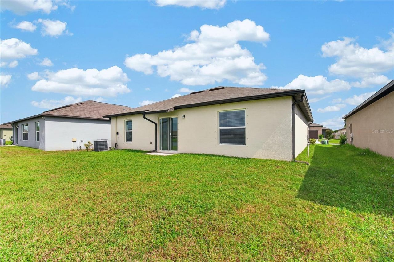 5487 Blue Azure Drive , Wimauma, FL 33598 Photo