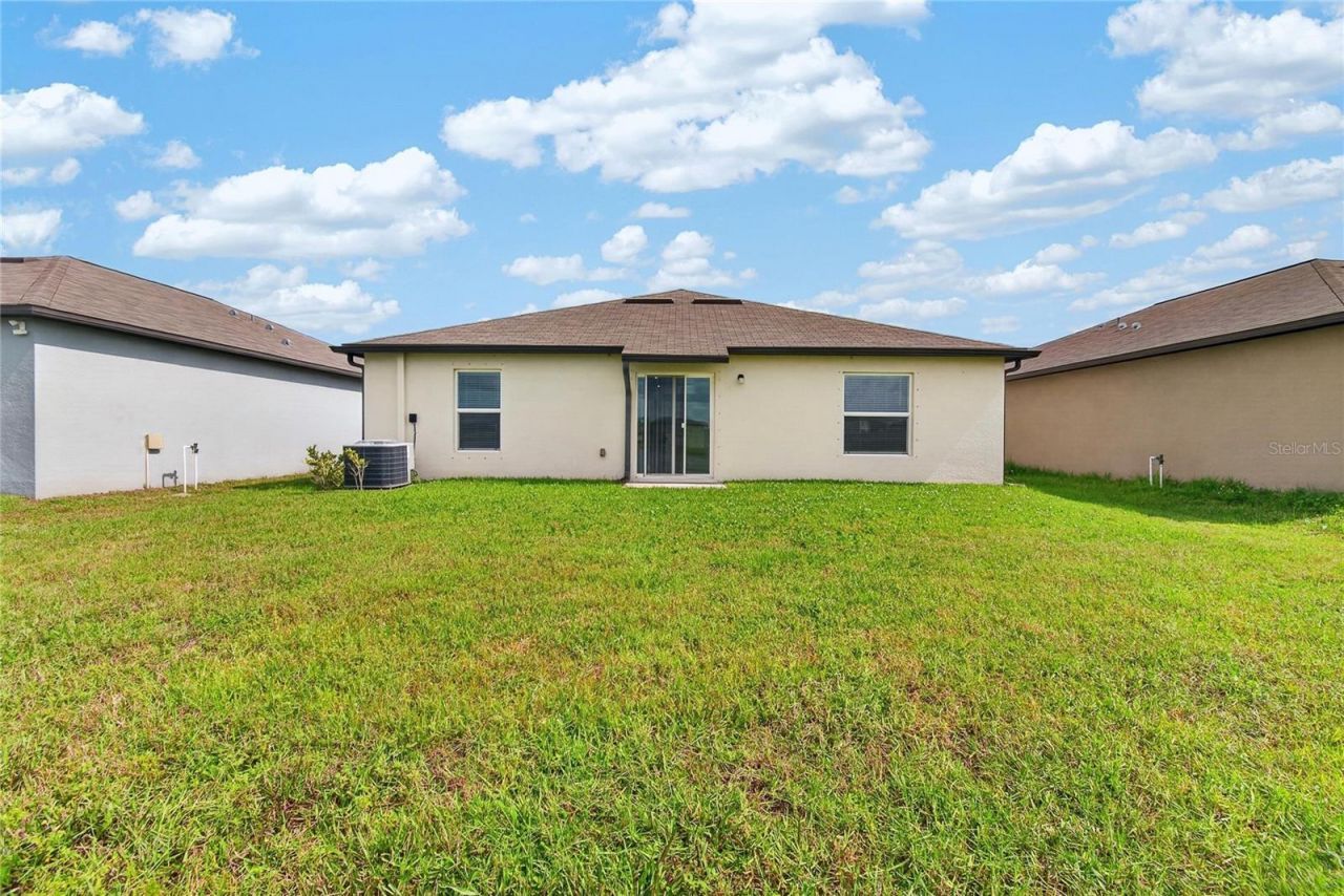 5487 Blue Azure Drive , Wimauma, FL 33598 Photo