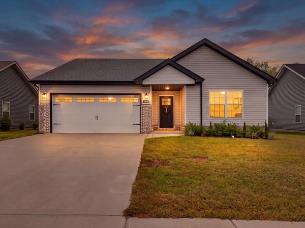 1060 Dublin Dr , Clarksville, TN 37042