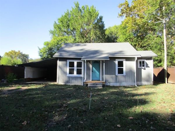 126 NW Beck Street, De Kalb, TX 75559