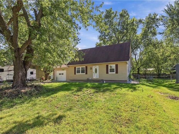 214 Cedarlane Drive, Wellsville, KS 66092