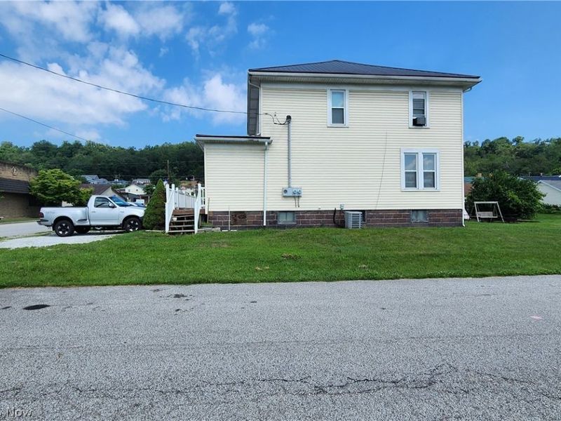 201 Ohio Street, Brilliant, OH 43913 Photo 3