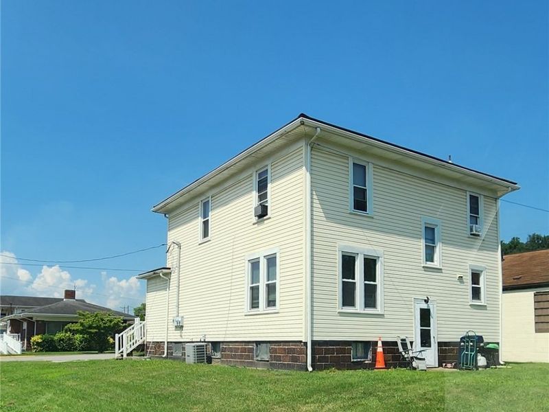 201 Ohio Street, Brilliant, OH 43913 Photo 4