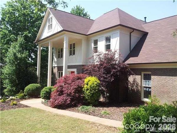 9327 Willowglen Trail, Charlotte, NC 28215