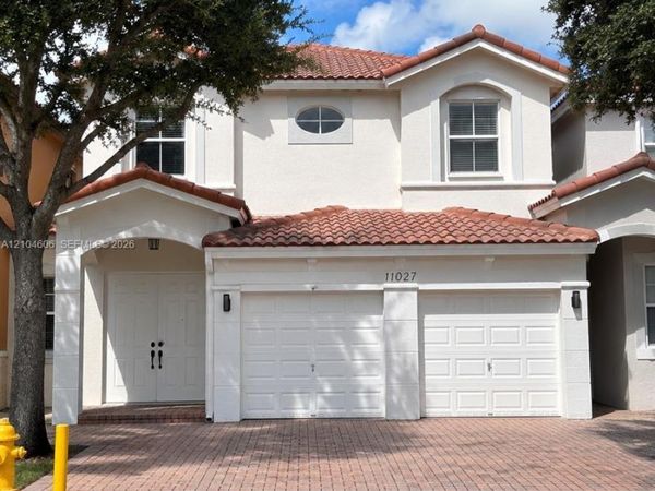 11027 NW 86th Ter, Doral, FL 33178