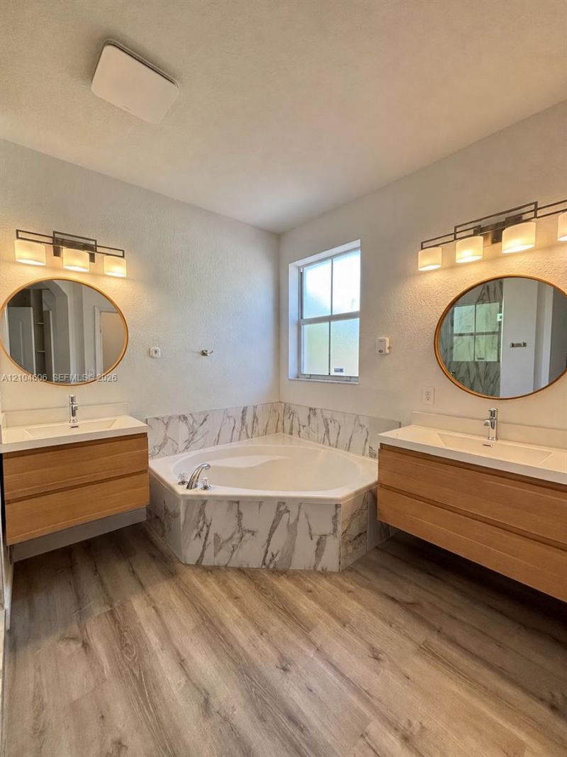 11027 NW 86th Ter, Doral, FL 33178 Photo