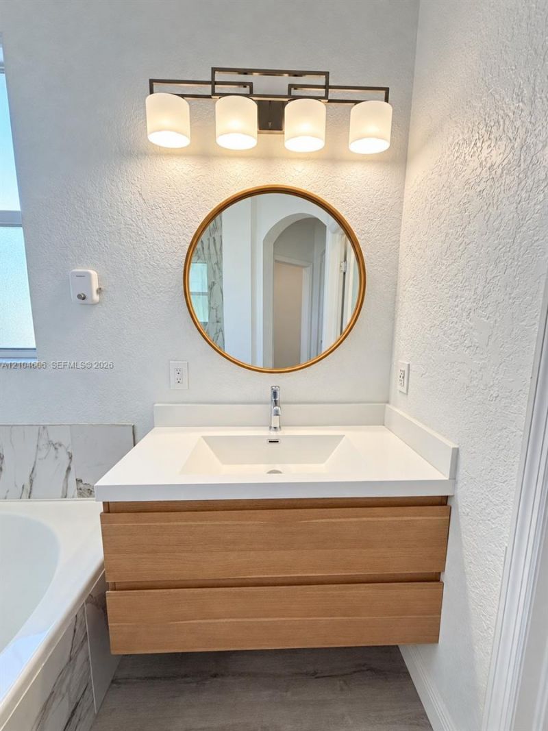 11027 NW 86th Ter, Doral, FL 33178 Photo