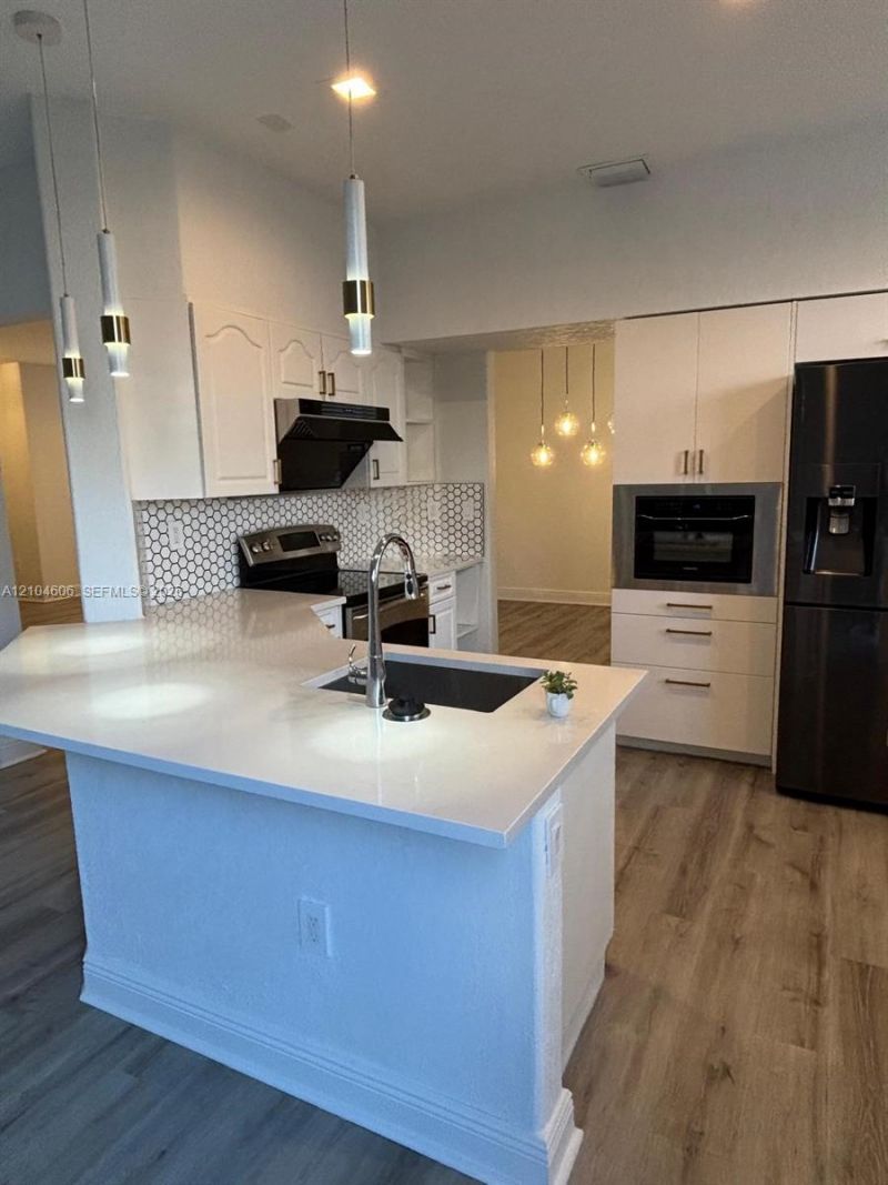 11027 NW 86th Ter, Doral, FL 33178 Photo