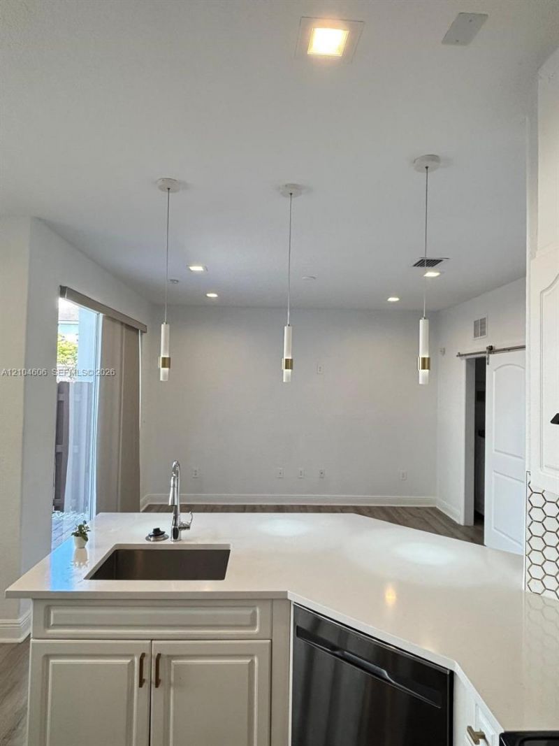11027 NW 86th Ter, Doral, FL 33178 Photo