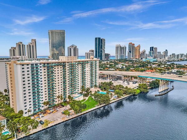 19390 COLLINS Avenue, Unit PH-6, Sunny Isles Beach, FL 33160