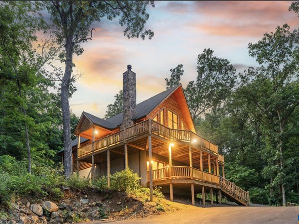 304 CHESTNUT PL, Wintergreen Resort, VA 22967