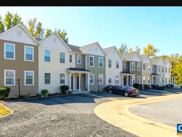 152 LONGWOOD DR, Charlottesville, VA 22903