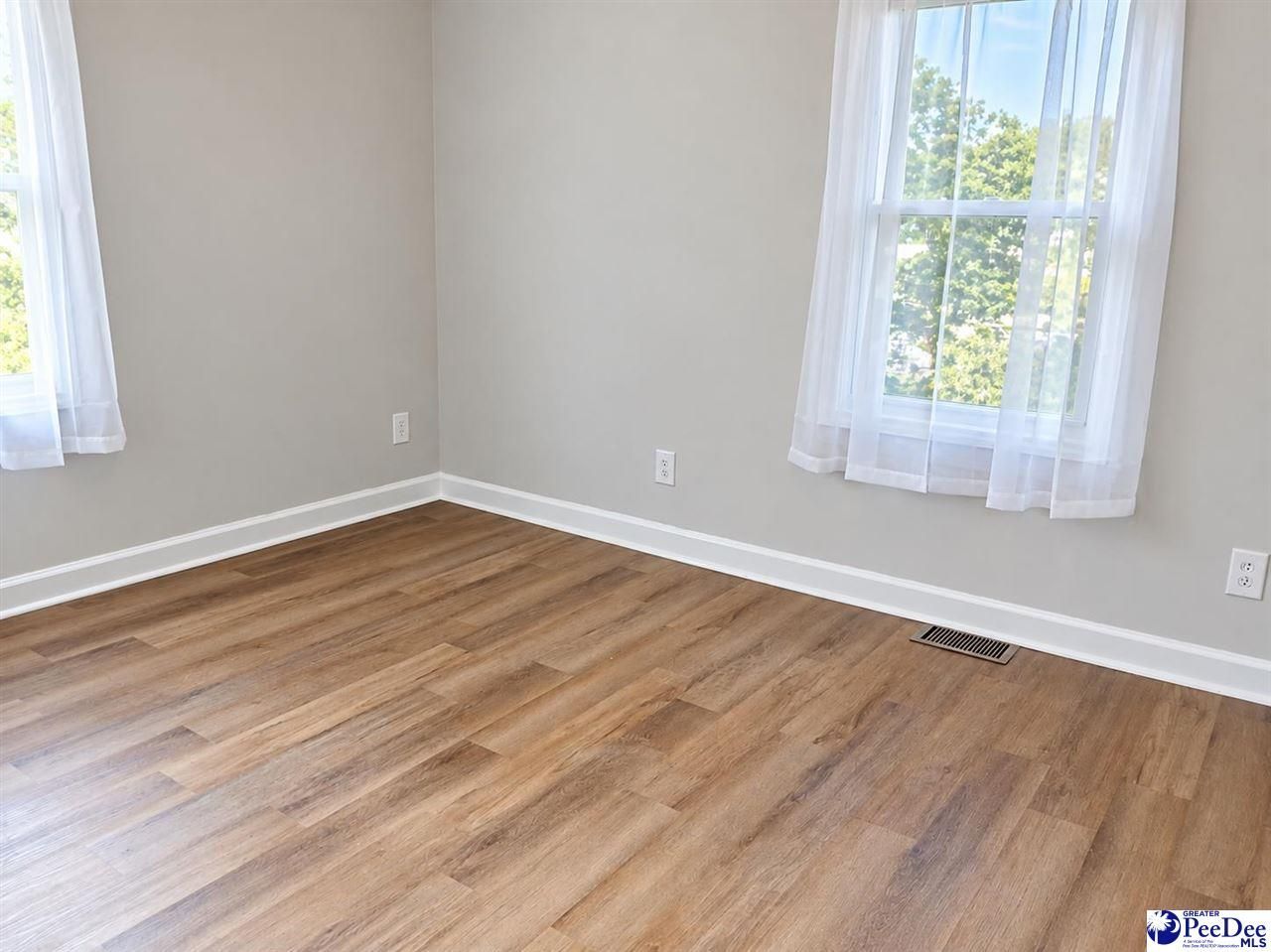87 Isgett Circle Photo 20