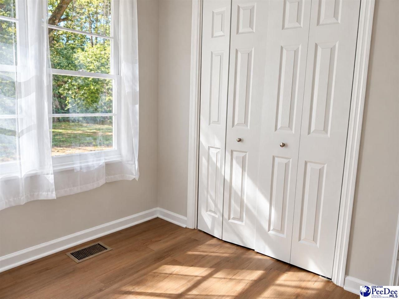 87 Isgett Circle Photo 21
