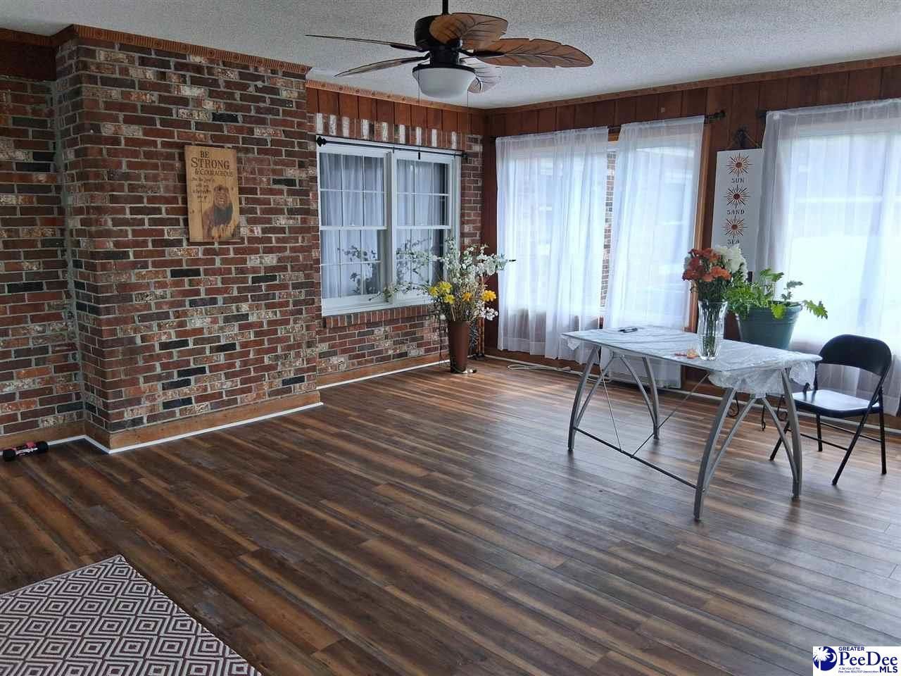 1319 Richard Street Photo 16