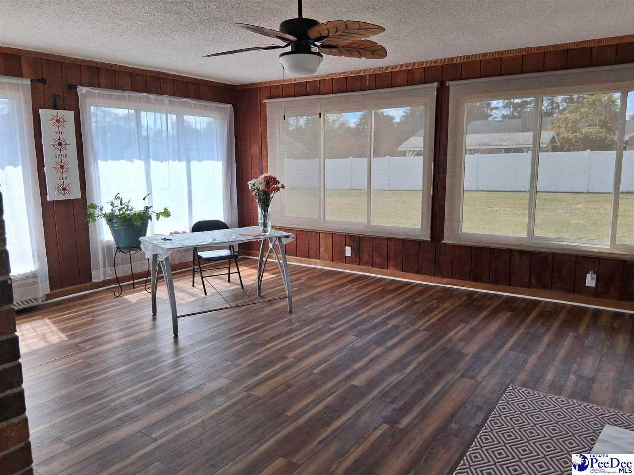 1319 Richard Street Photo 17