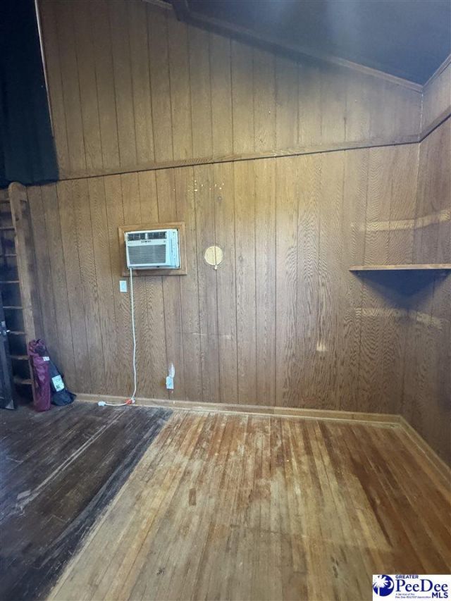 1319 Richard Street Photo 23